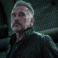 『ターミネーター』アーノルド・シュワルツェネッガー ー ファンと写真を撮っている間に攻撃される